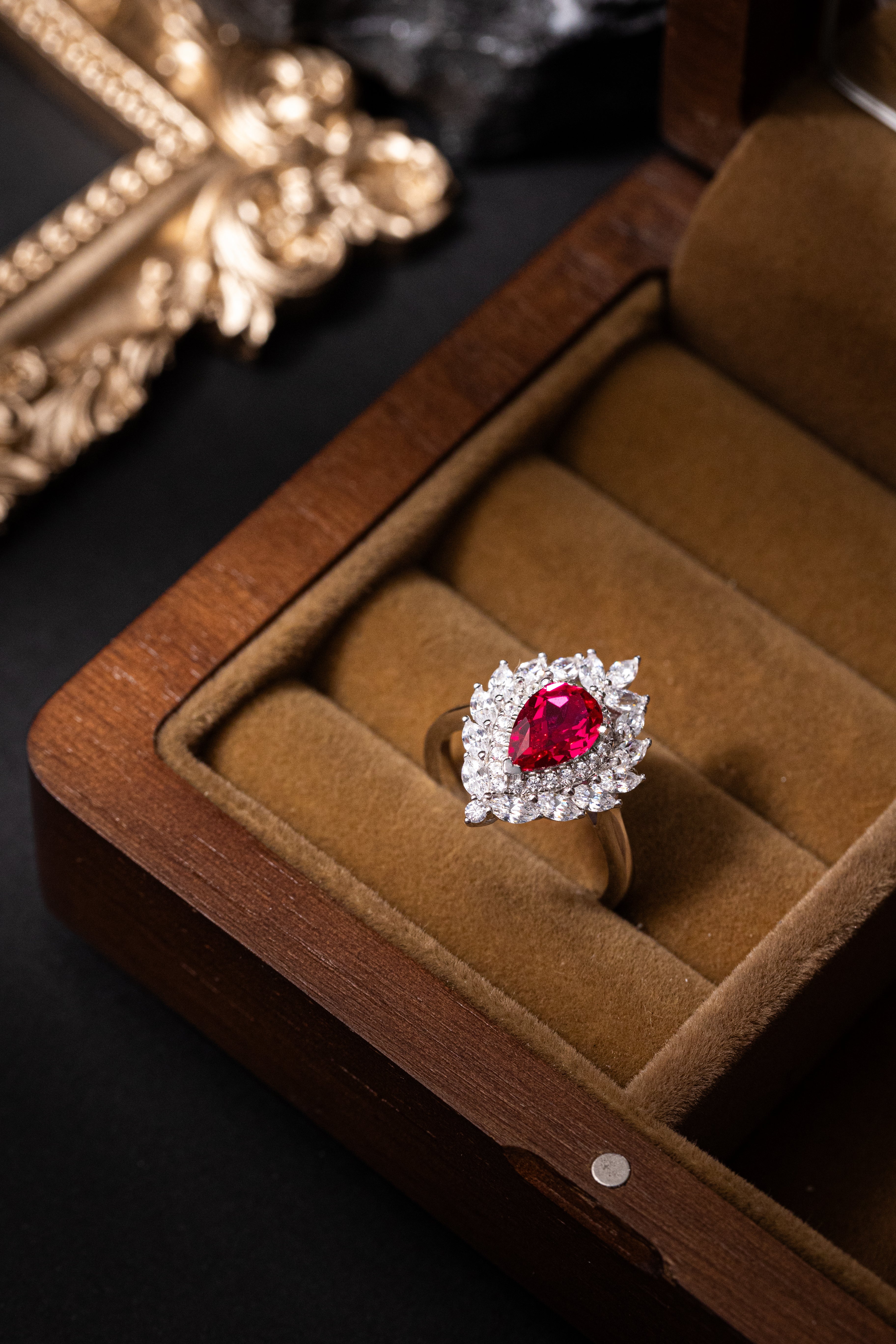 925 Sterling Silver Red Corundum Pear-Shaped Floral Jewelry Set