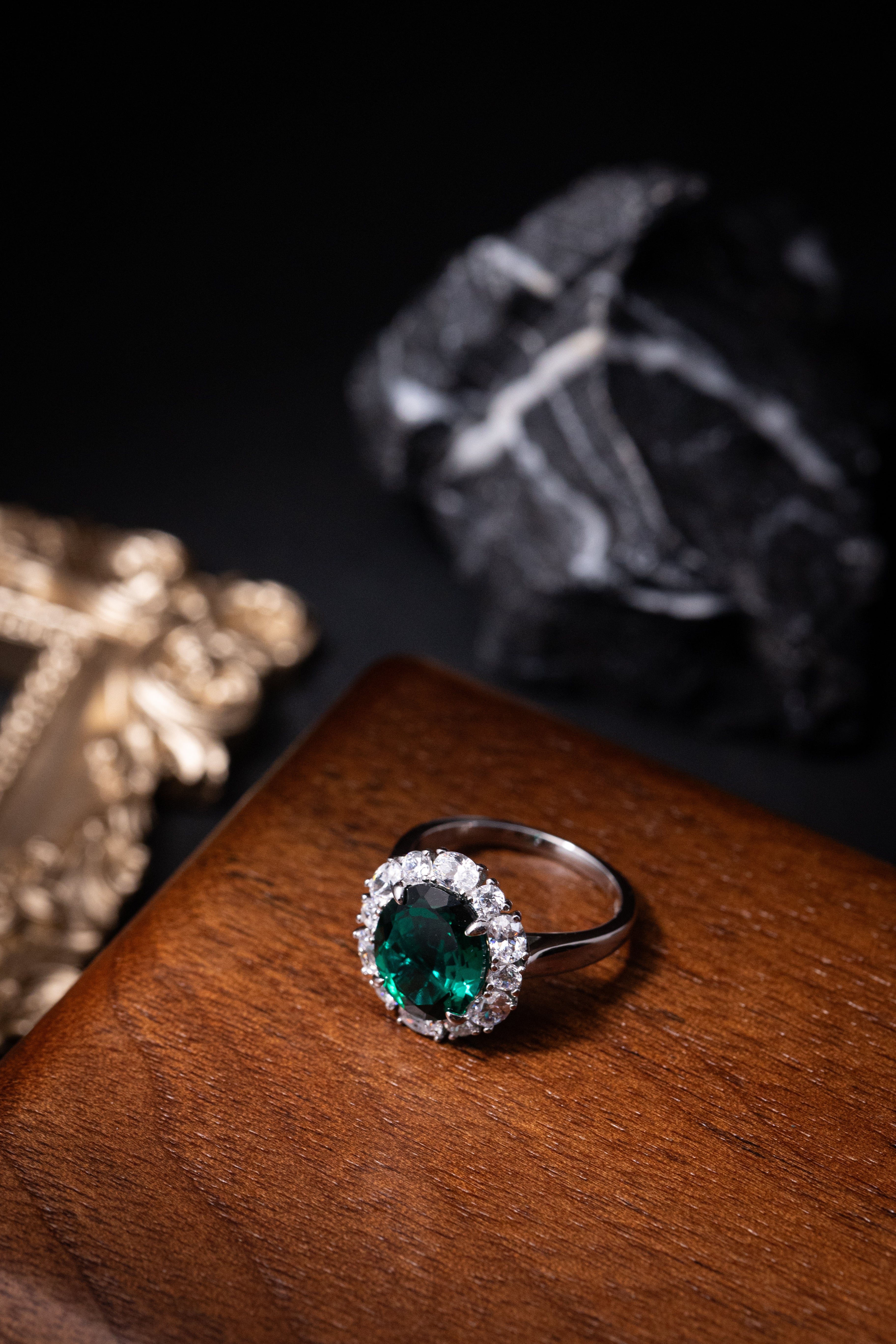 925 Sterling Silver Emerald Oval Halo Jewelry Set