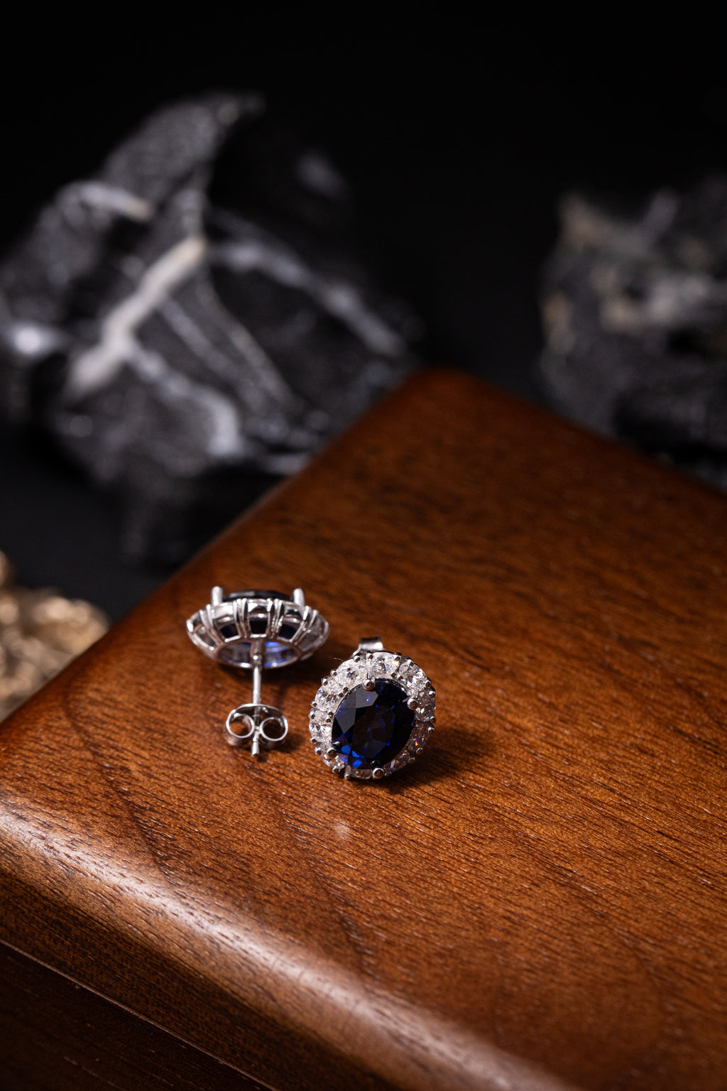 925 Sterling Silver Blue Sapphire Oval Halo Jewelry Set