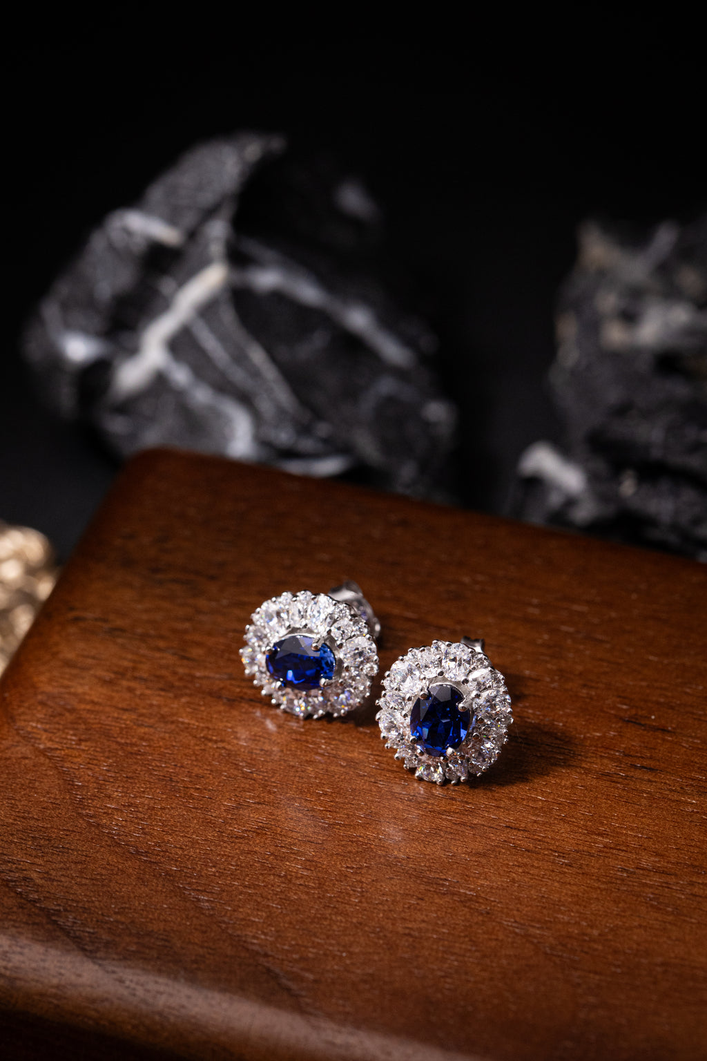 925 Sterling Silver Blue Sapphire Oval Halo Jewelry Set