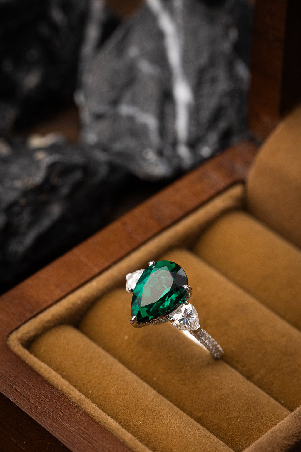 Nysera Muzo Emerald Ring