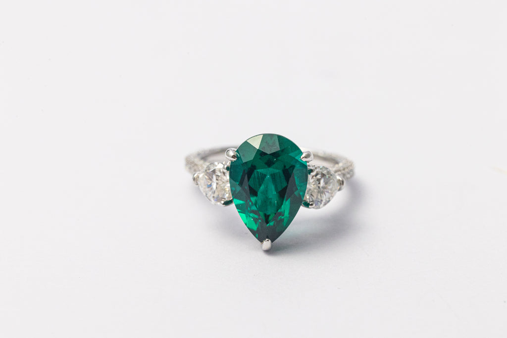 Nysera Muzo Emerald Ring