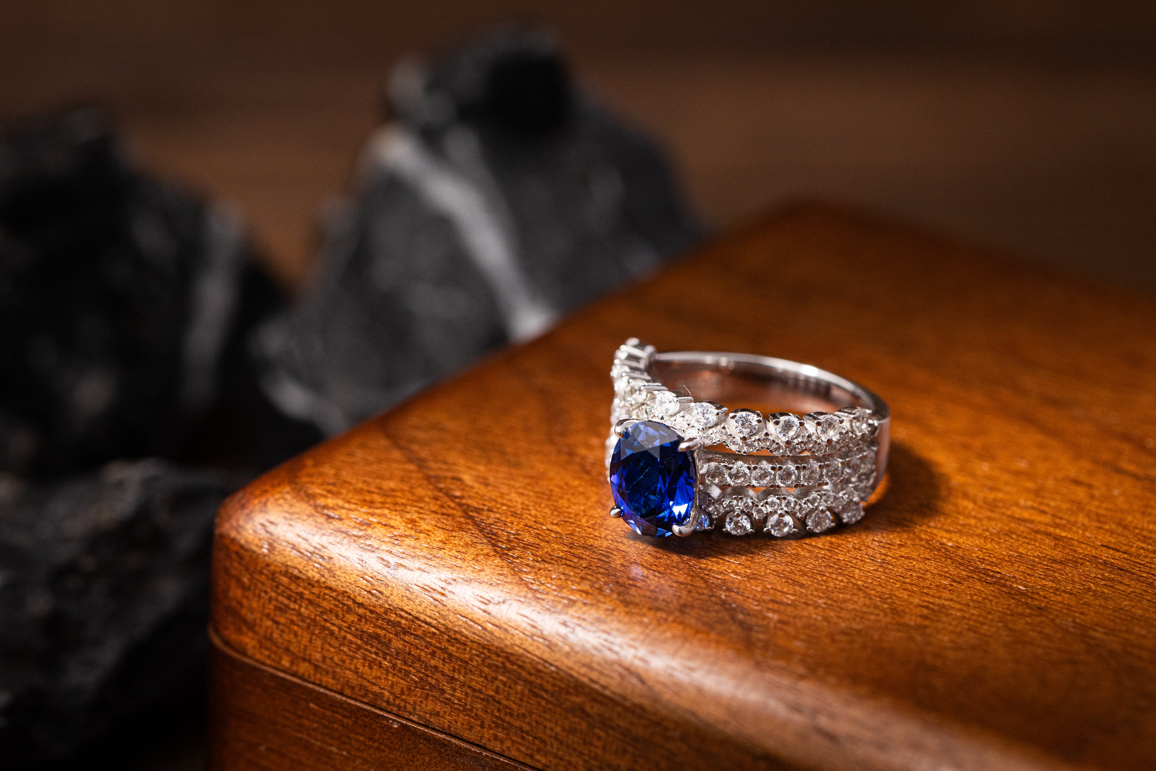 Nysera Royal Blue Sapphire Oval Ring
